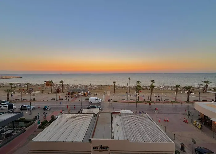 Apartment Golden Nest By The Sea Larnaka