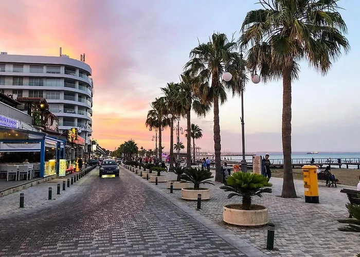 Apartment Golden Nest By The Sea Larnaka