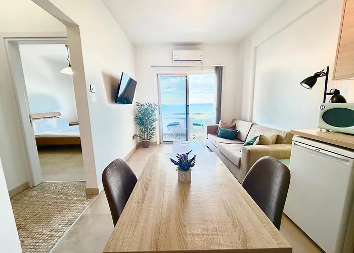 Golden Nest By The Sea * Larnaca